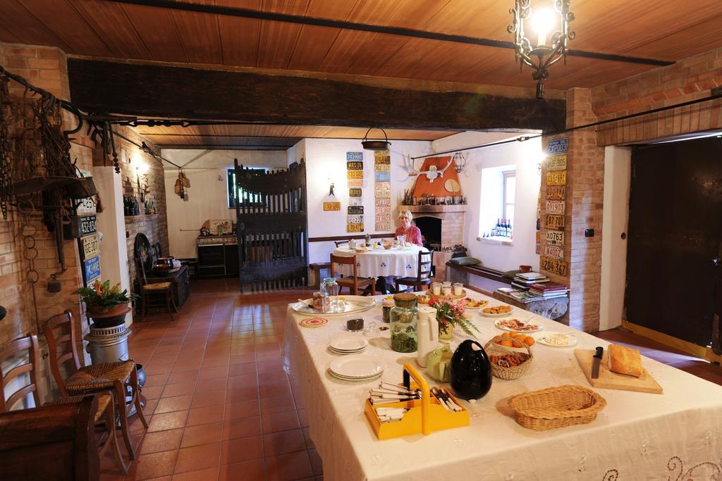 Hazelnut Valley Guarene Rom bilde